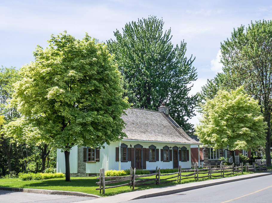 House at Gouin Oest, Ste Genevieve - Montreal